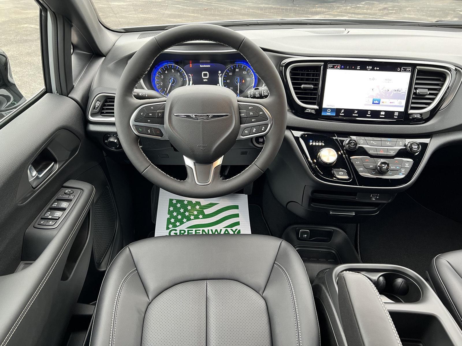 2026 Chrysler Voyager LX - Photo 17