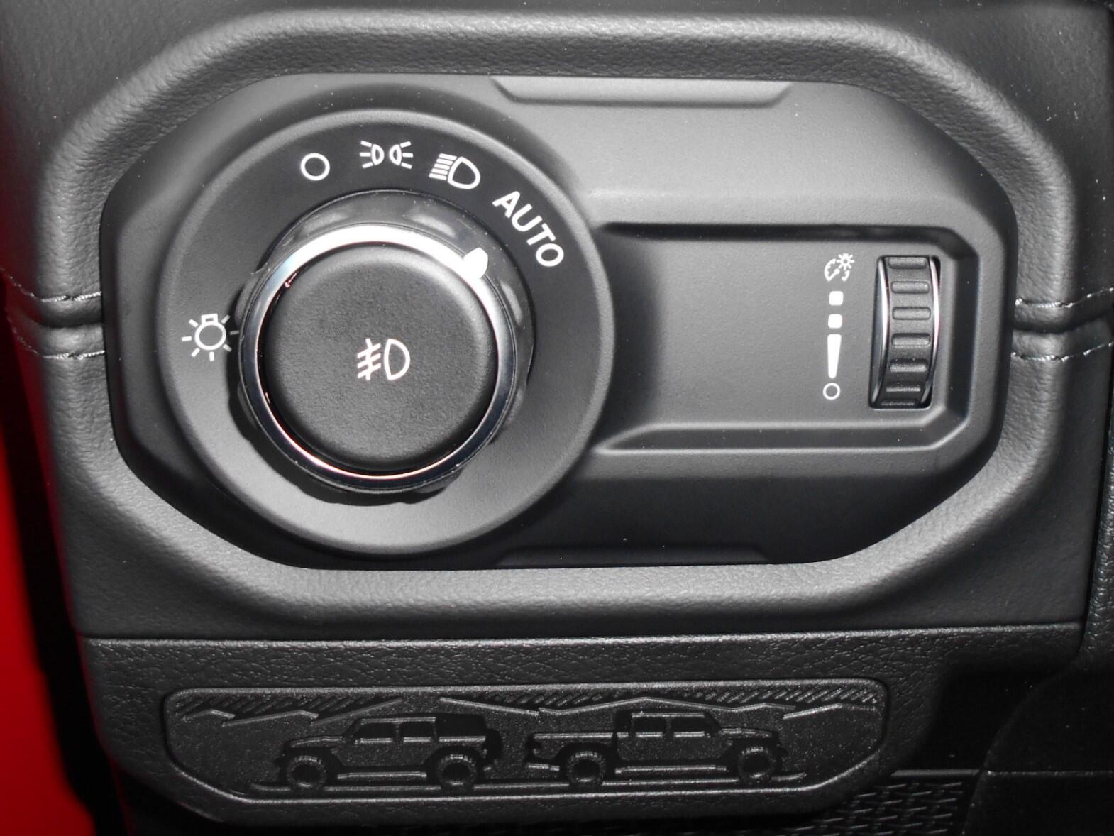 2025 Jeep Wrangler 4-Door Sahara - Photo 16
