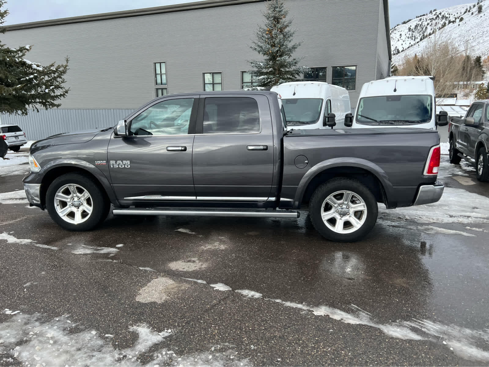 2016 RAM Ram 1500 Pickup Laramie Limited photo 14