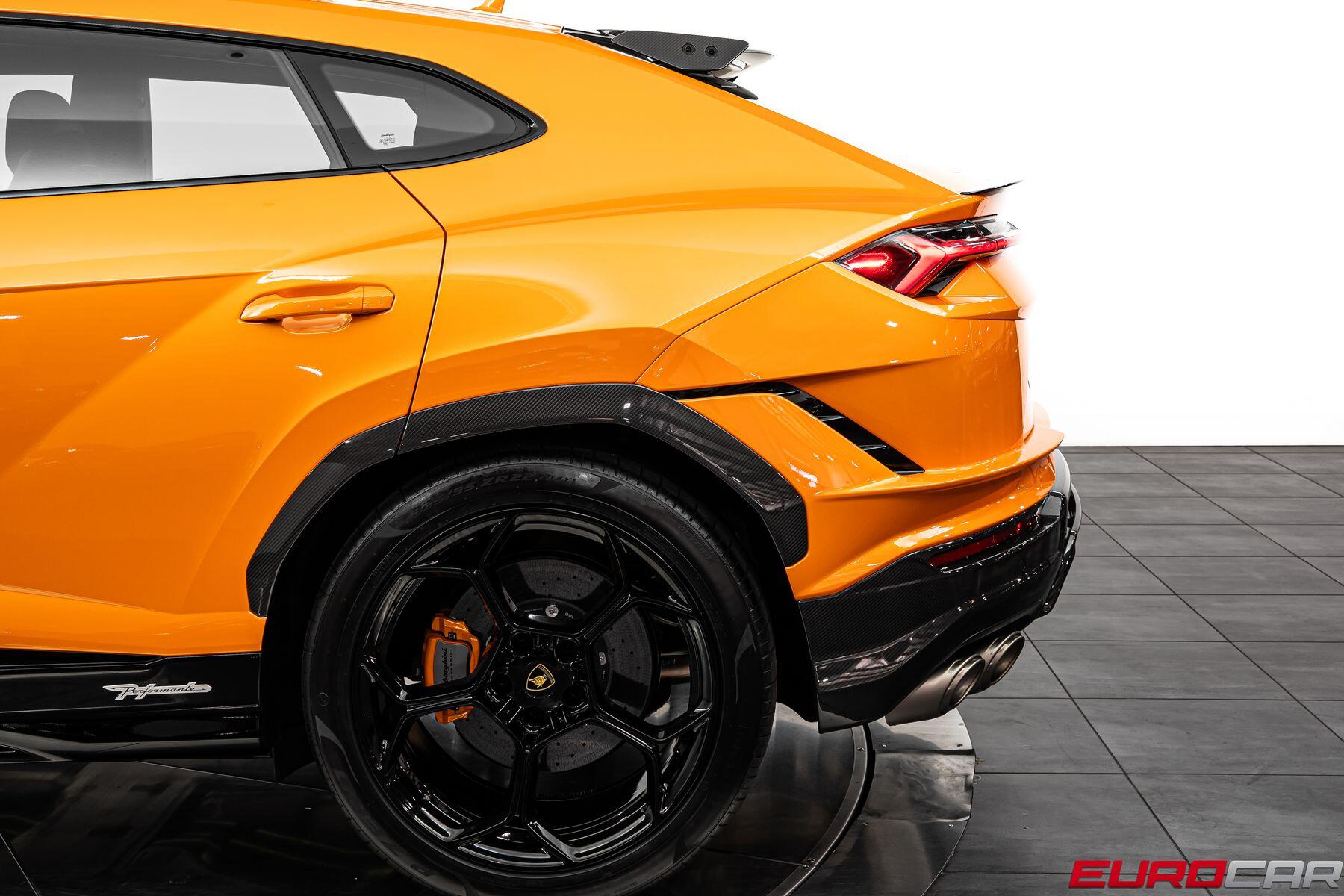 2024 Lamborghini Urus Performante *HUGE CARBON OPTIONS * PANORAMIC ROOF*Image 17