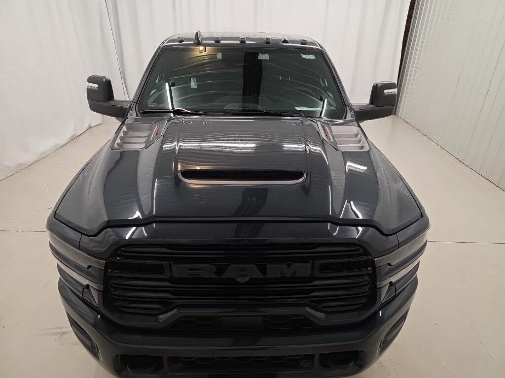 2026 RAM 3500 Laramie - Photo 9