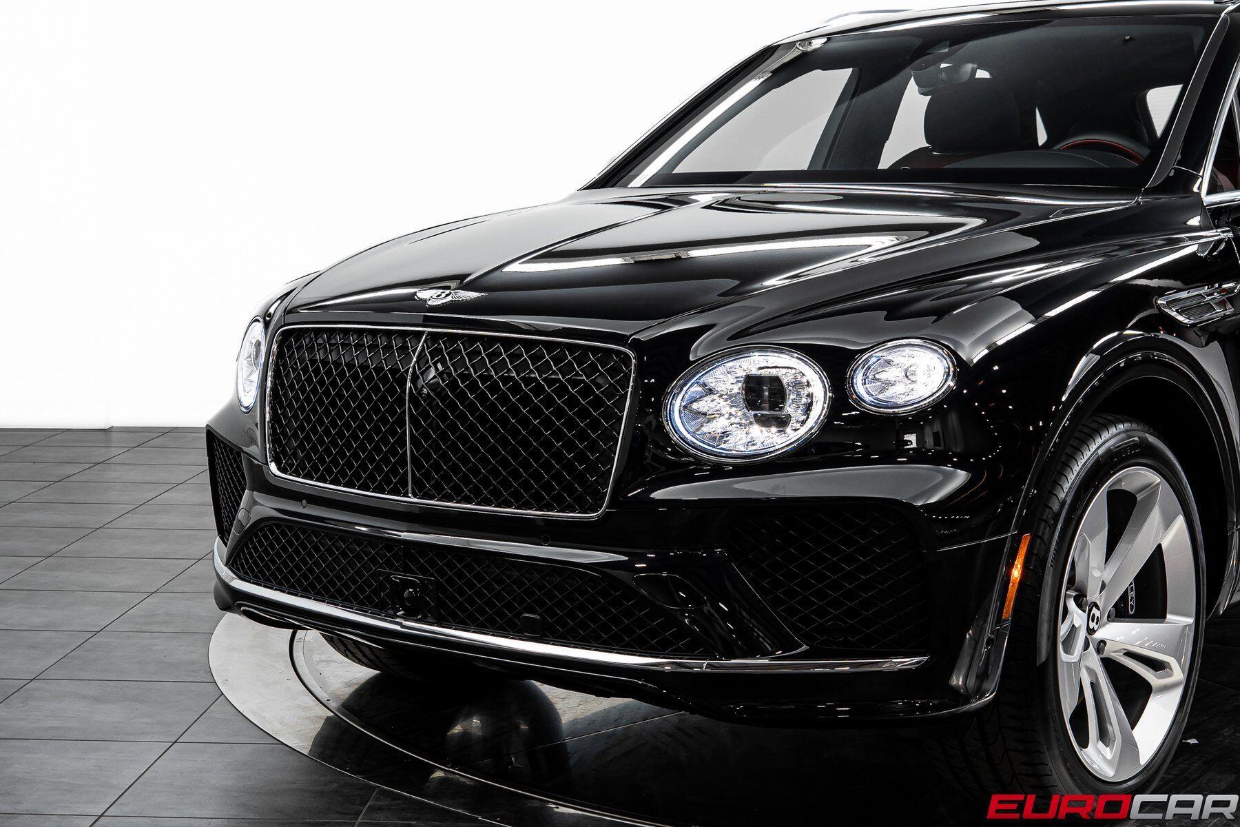 2024 Bentley Bentayga Azure - Photo 12