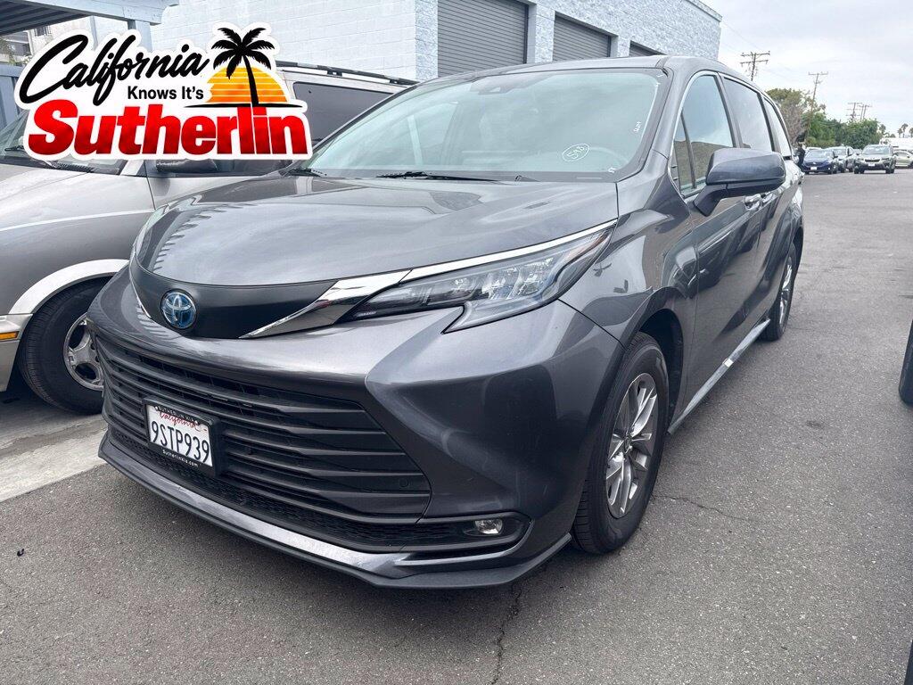 2025 Toyota Sienna XLE