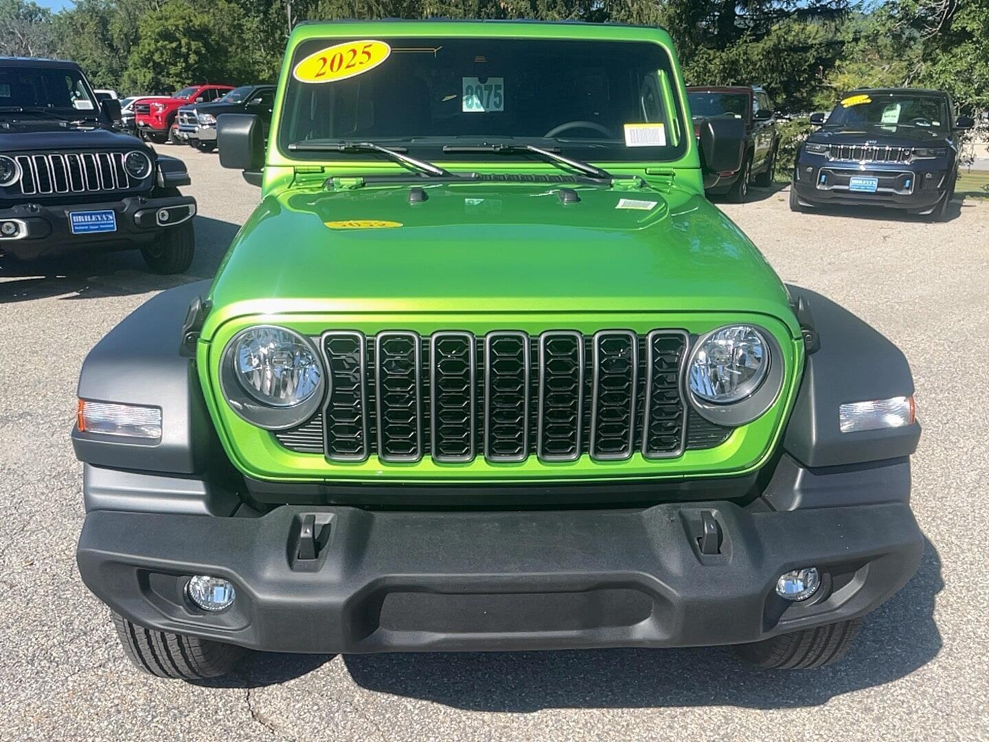 View vehicle photo 4