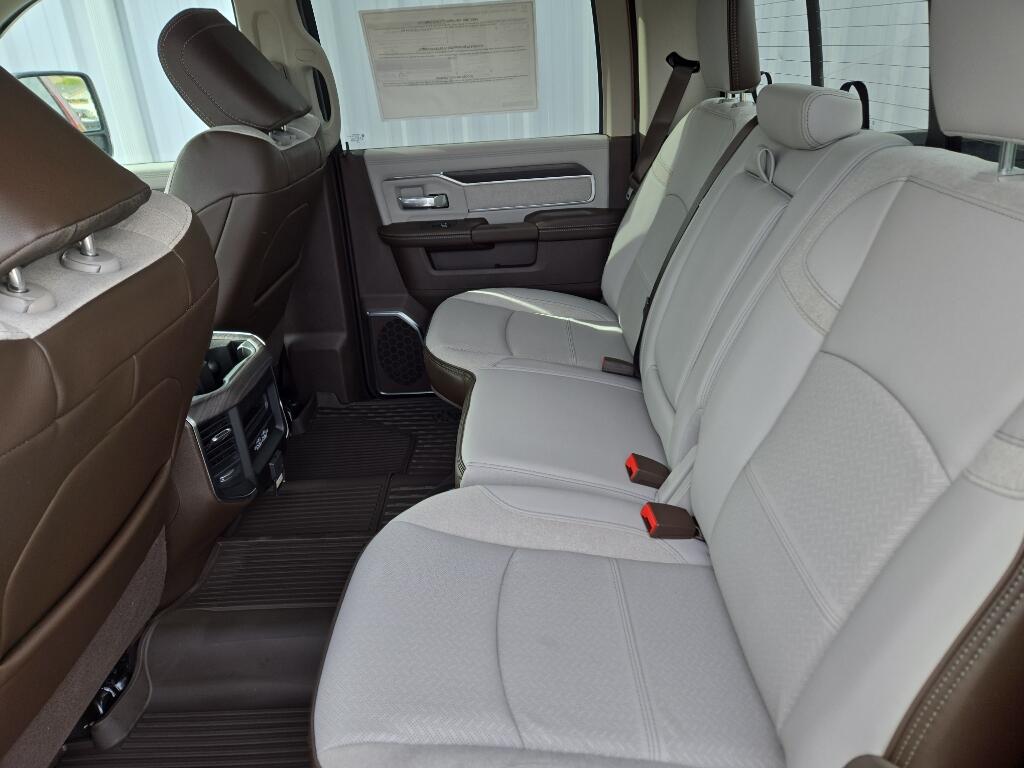 2026 RAM 3500 Laramie - Photo 8