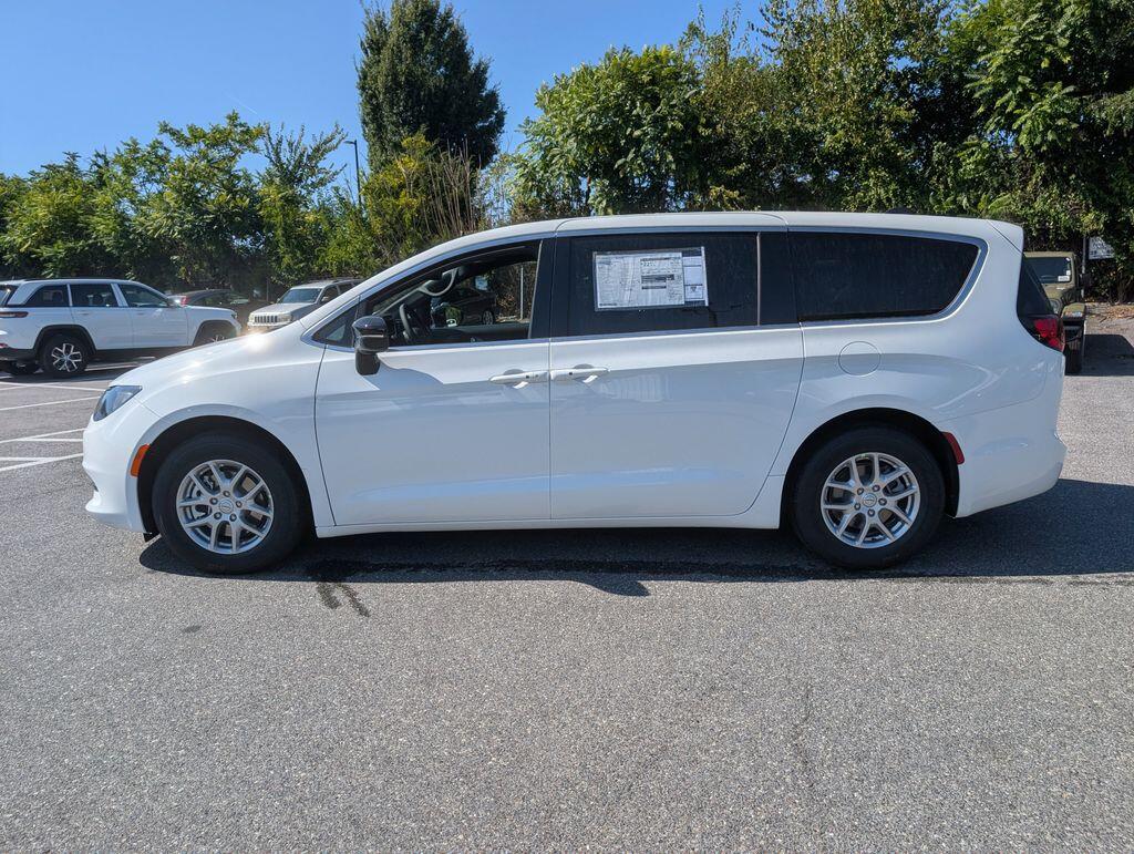 2026 Chrysler Voyager LX - Photo 23