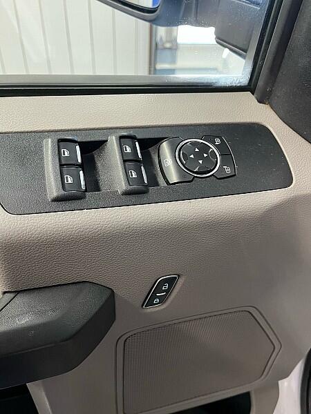 2019 Ford F-350 Super Duty Chassis Cab XL - Photo 16