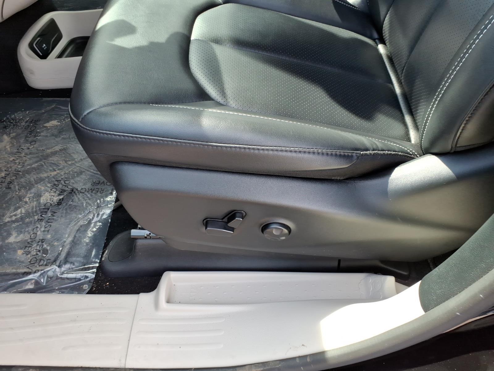 2024 Chrysler Pacifica Touring L - Photo 13