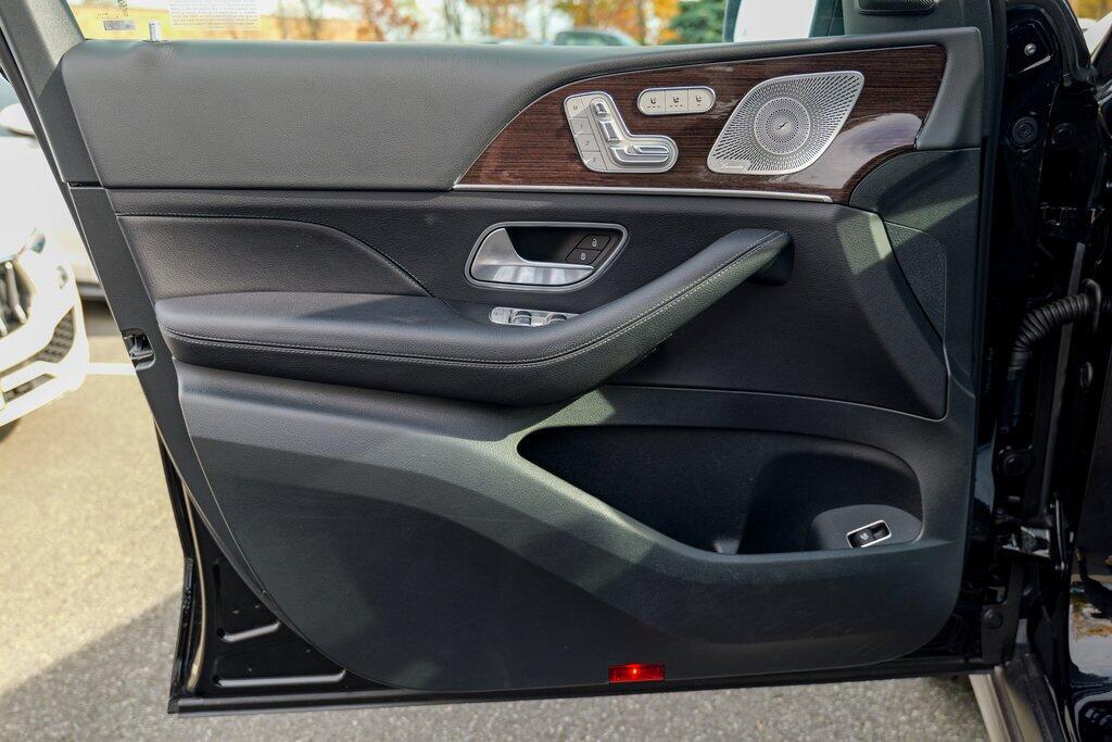 2025 Mercedes-Benz GLS Base - Photo 16