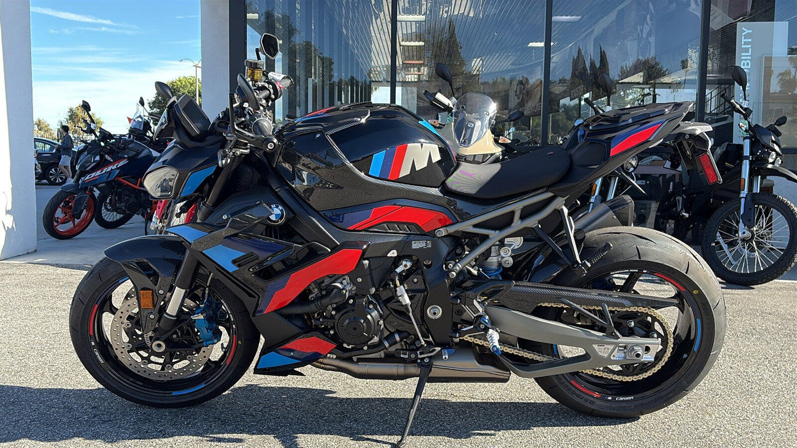 2026 BMW M1000R