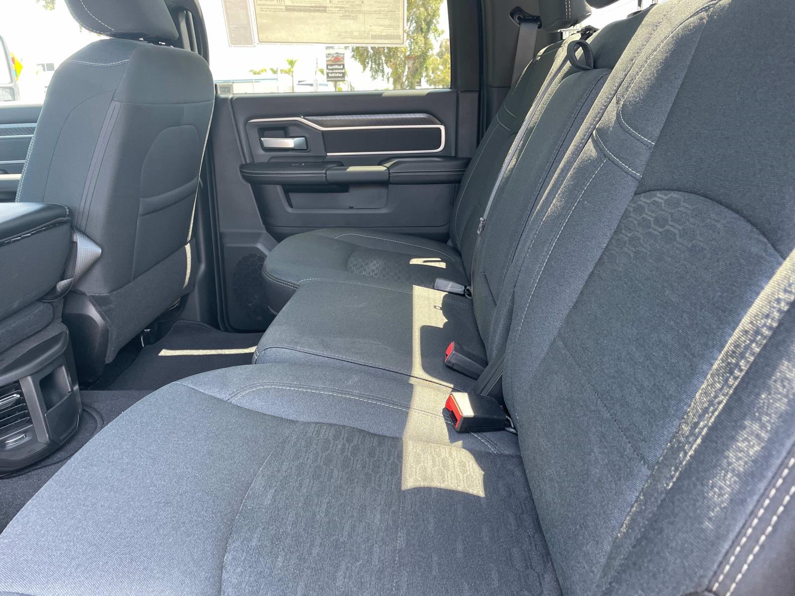 2025 RAM 3500 Big Horn - Photo 22