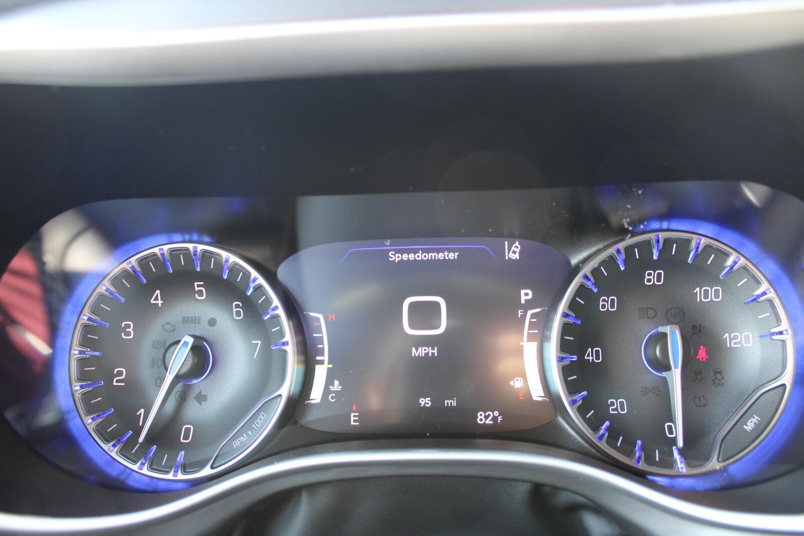 2026 Chrysler Pacifica Select - Photo 17