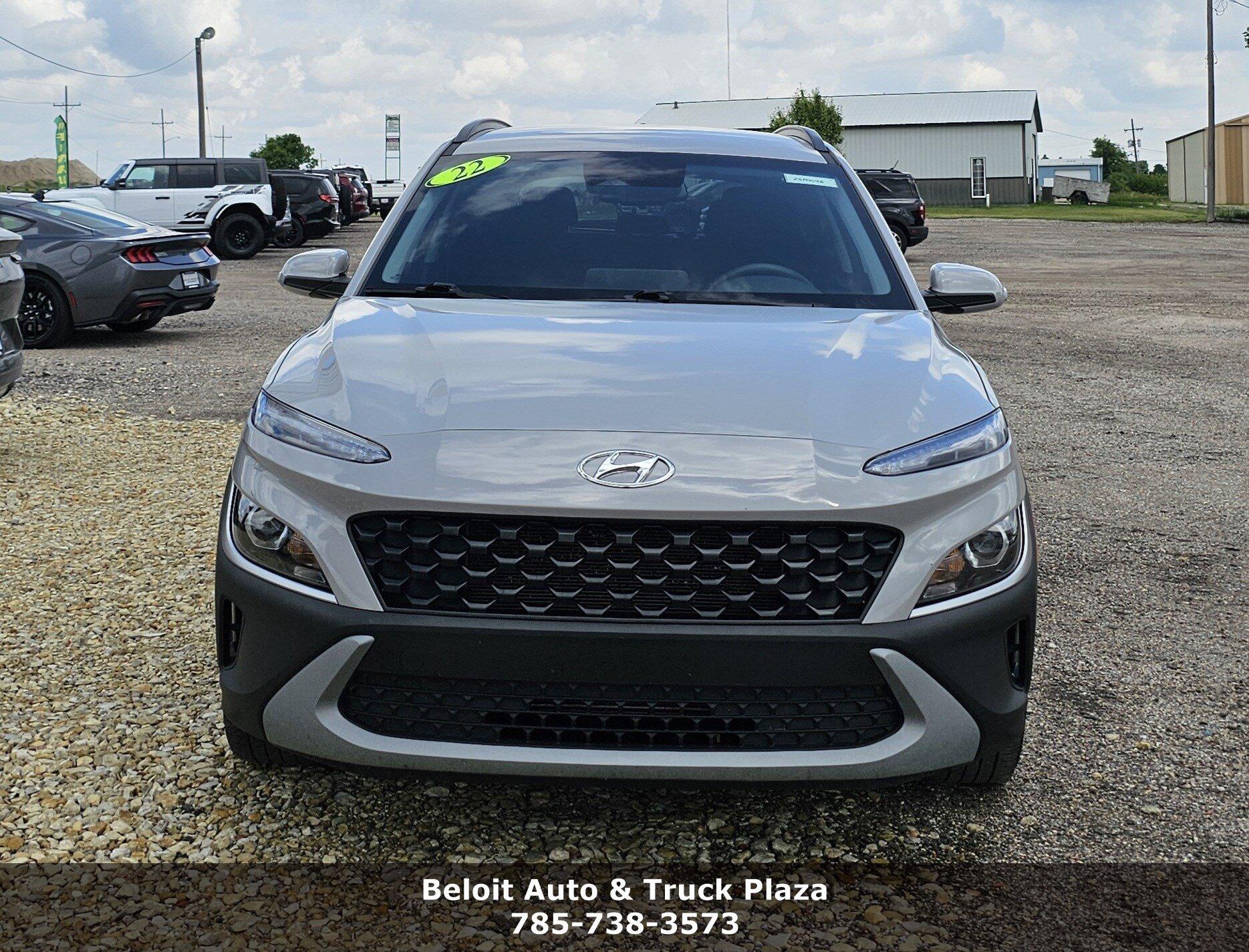 Used 2022 Hyundai Kona SEL with VIN KM8K62AB3NU880609 for sale in Beloit, KS