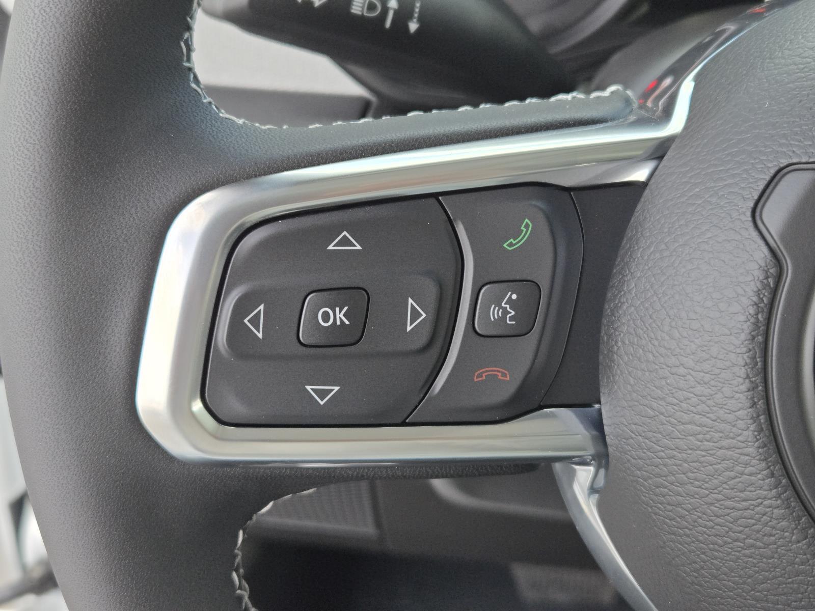 2025 Jeep Wrangler 4-Door Sahara - Photo 19