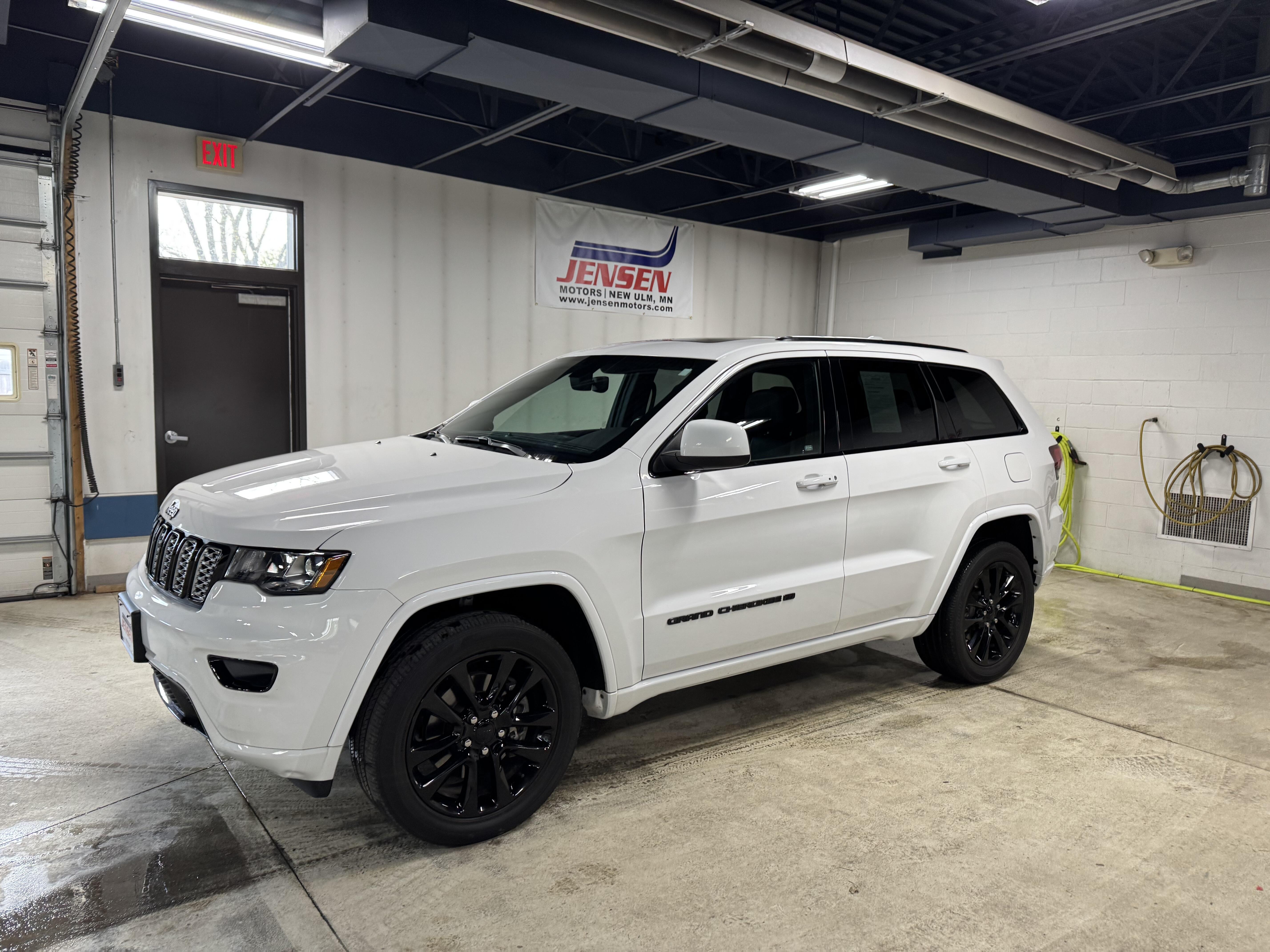 Used 2022 Jeep Grand Cherokee WK Laredo X with VIN 1C4RJFAG7NC118006 for sale in New Ulm, Minnesota