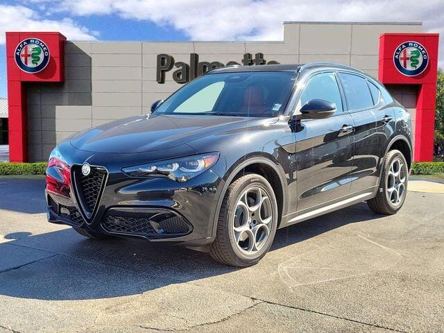 2025 Alfa Romeo Stelvio Base's photo