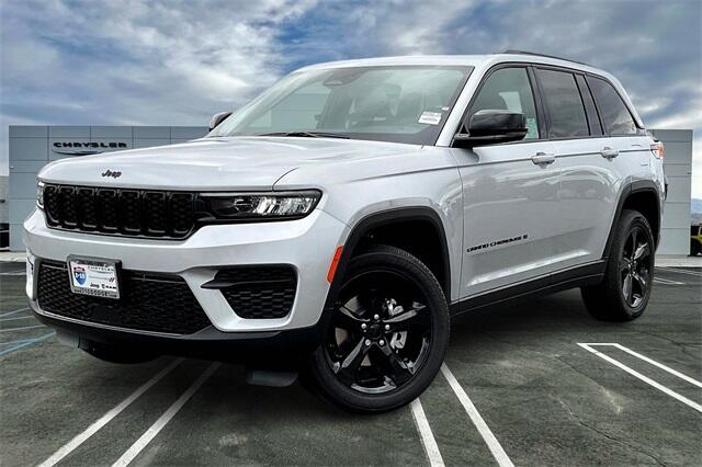 2025 Jeep Grand Cherokee Altitude's photo