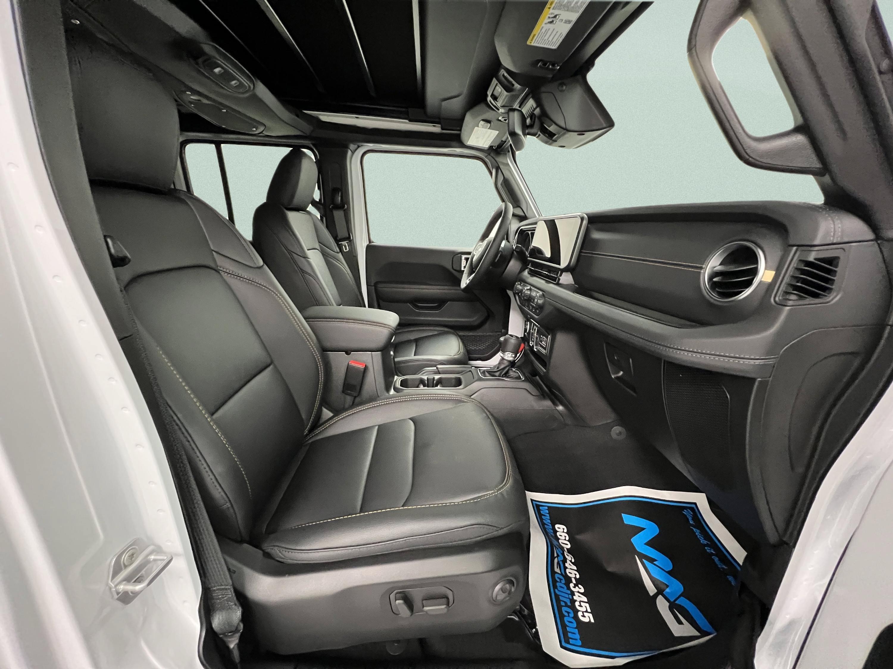 2026 Jeep Wrangler 4-Door Sahara - Photo 34