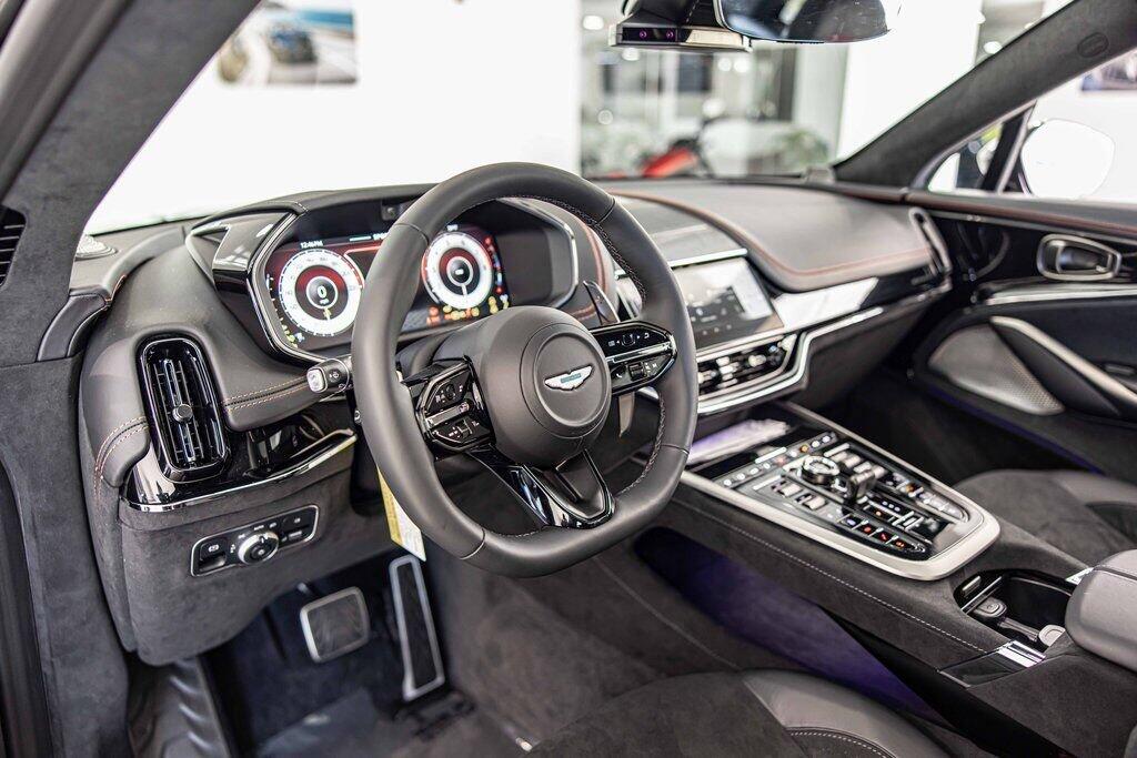 2026 Aston Martin DBX S - Photo 19