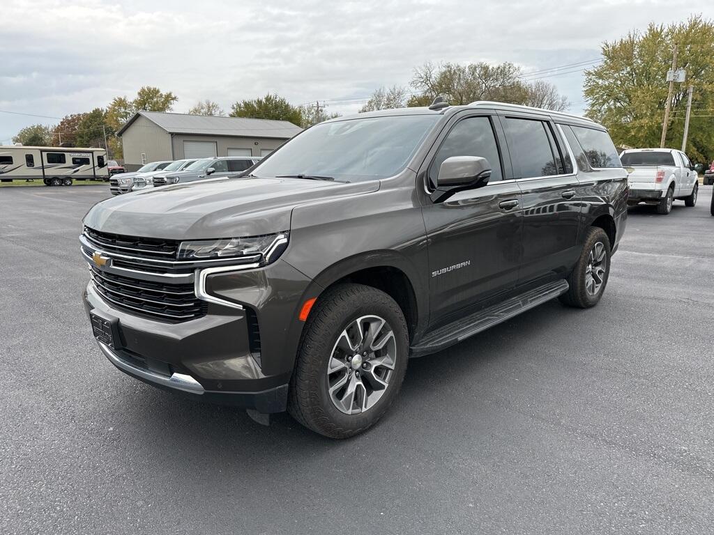 Used 2021 Chevrolet Suburban LT with VIN 1GNSKCKD3MR162637 for sale in Chanute, KS