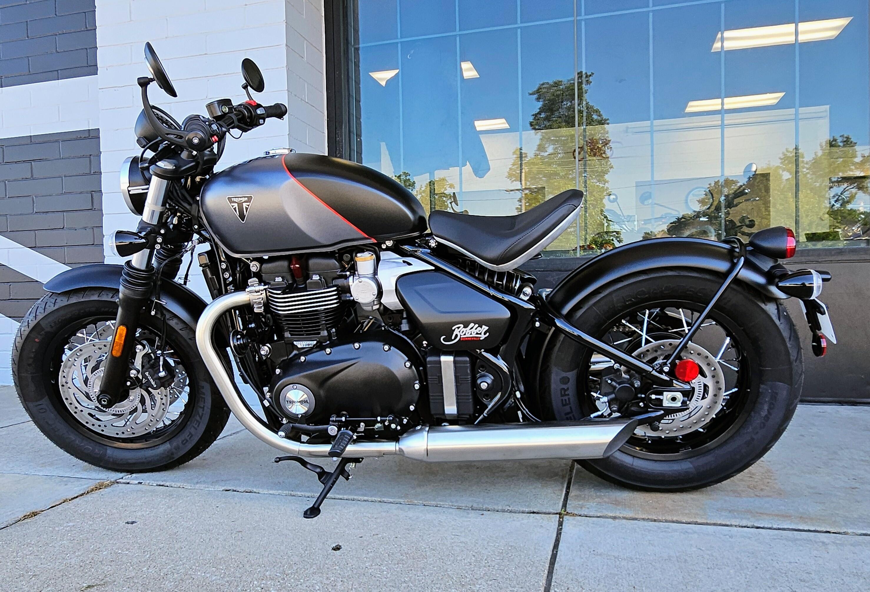 2027 Triumph BONNEVILLE BOBBER