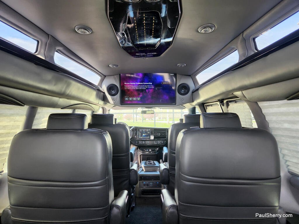 2023 GMC Savana Cargo Work Van - Photo 33