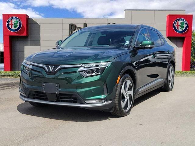 2023 VinFast VF 8 ECO's photo