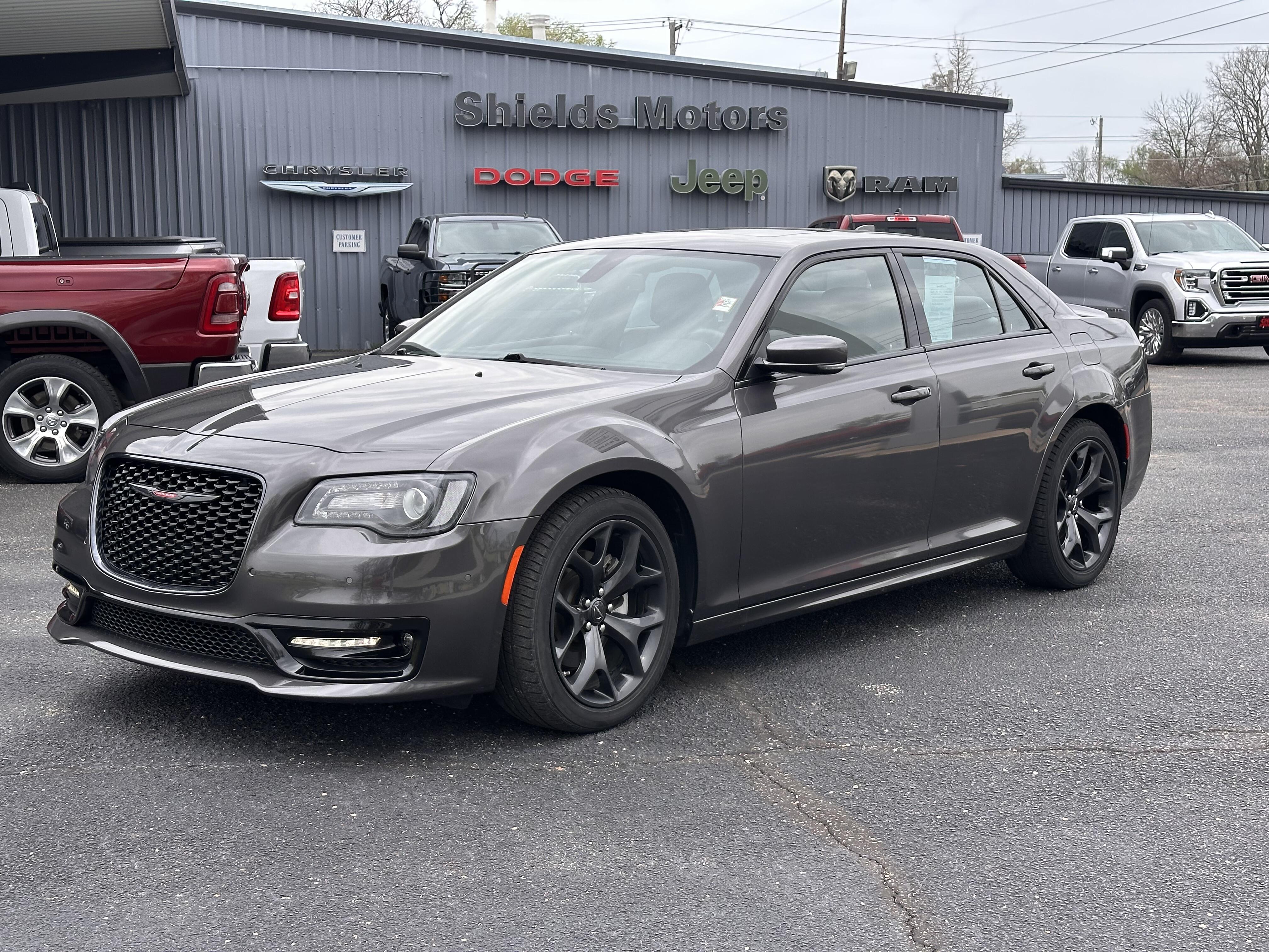 2022 Chrysler 300 S's photo