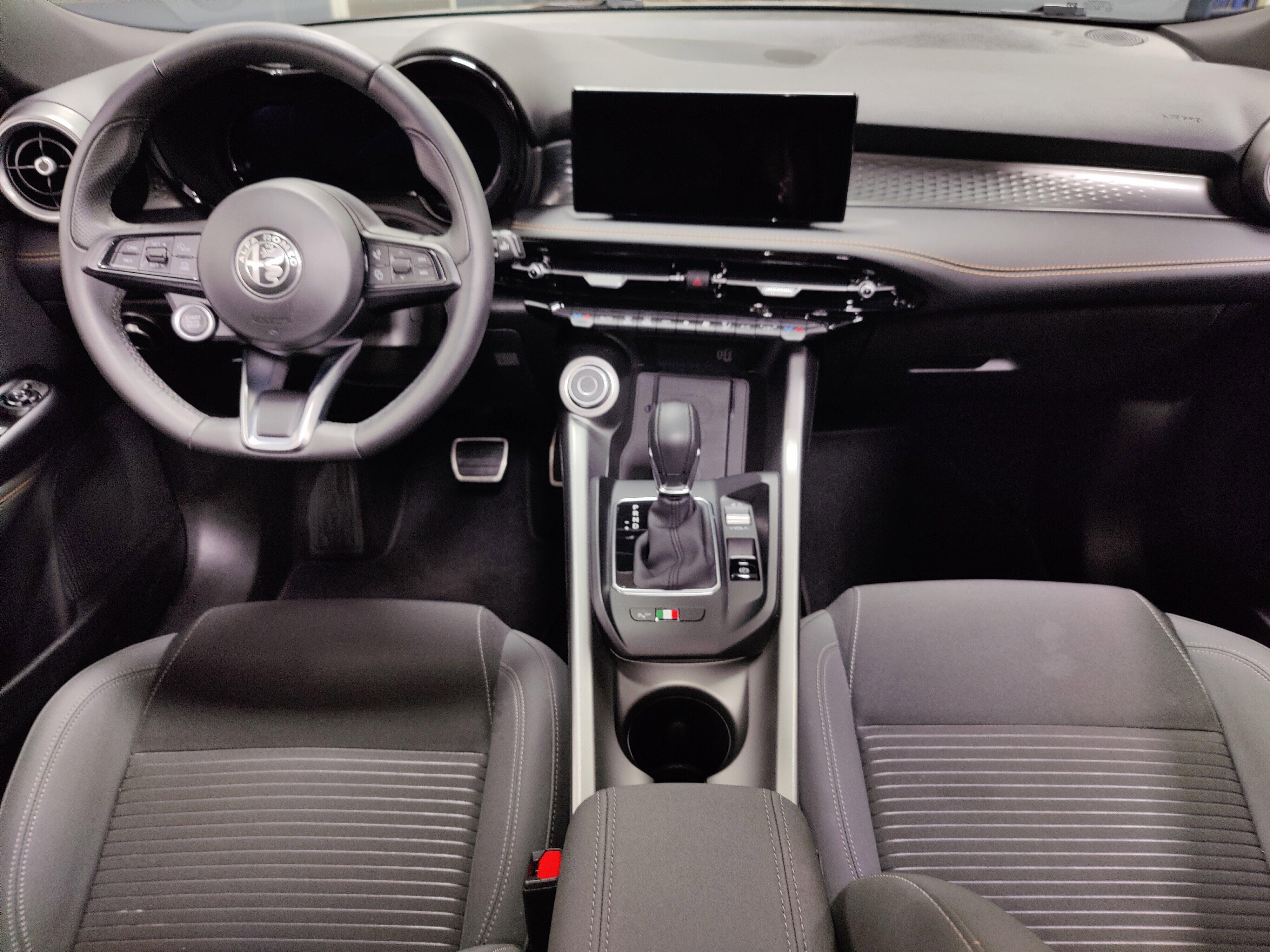 2025 Alfa Romeo Tonale Base - Photo 16