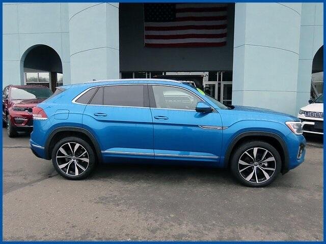 Used 2024 Volkswagen Atlas Cross Sport SEL Premium R-LINE with VIN 1V2FE2CA8RC225532 for sale in New Britain, CT