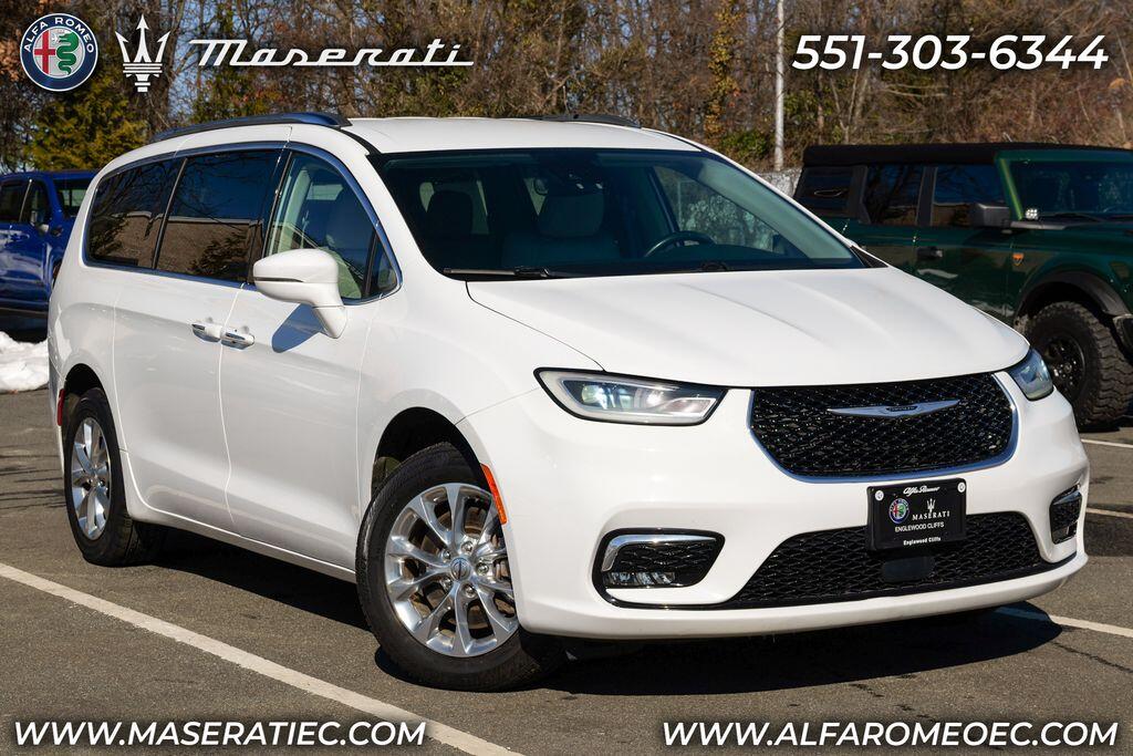 2021 Chrysler Pacifica Touring L's photo