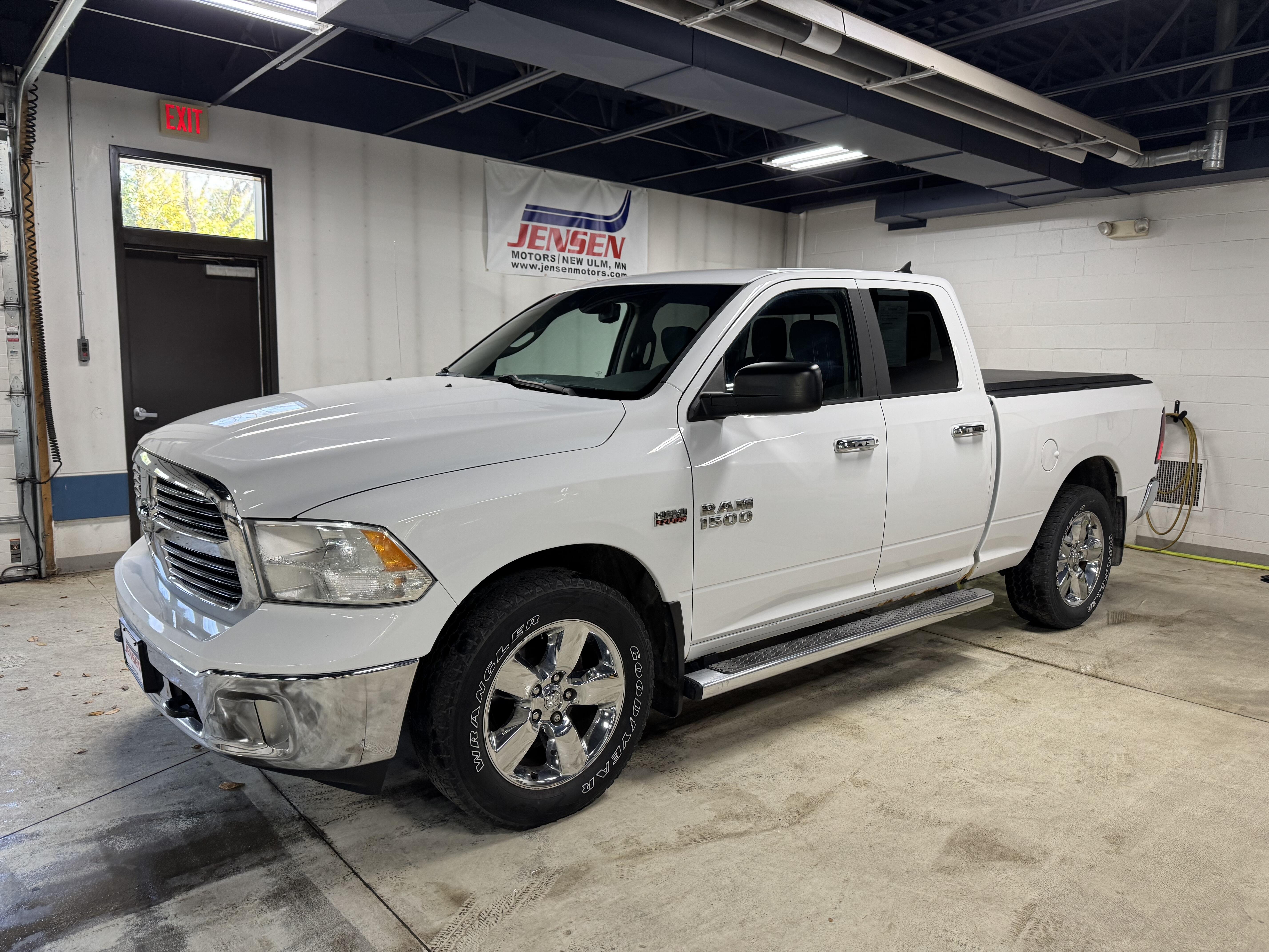 2015 RAM 1500 4WD Quad Cab 140.5 Big Horn