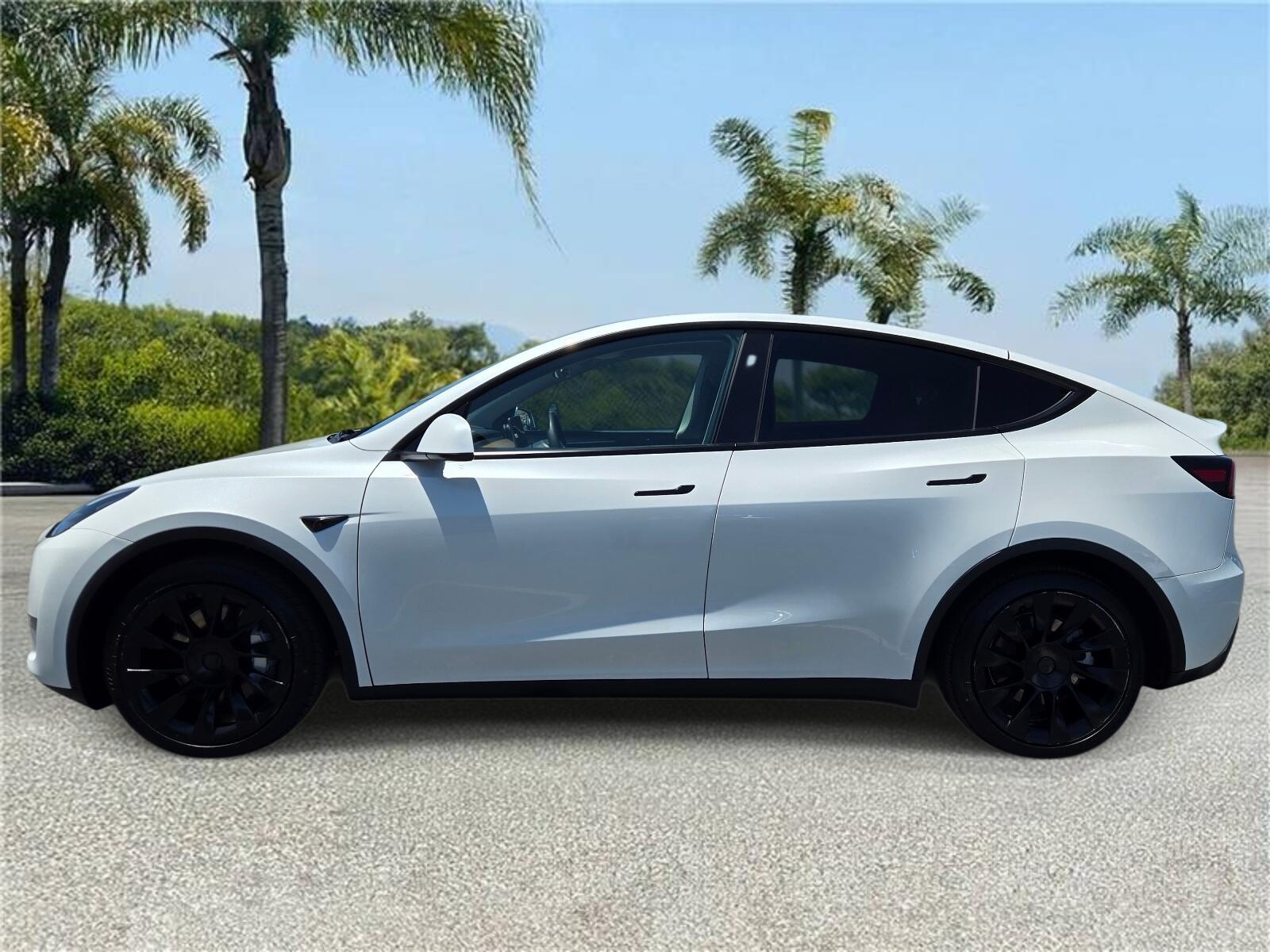 Used 2023 Tesla Model Y Long Range with VIN 7SAYGAEE8PF922281 for sale in Downey, CA