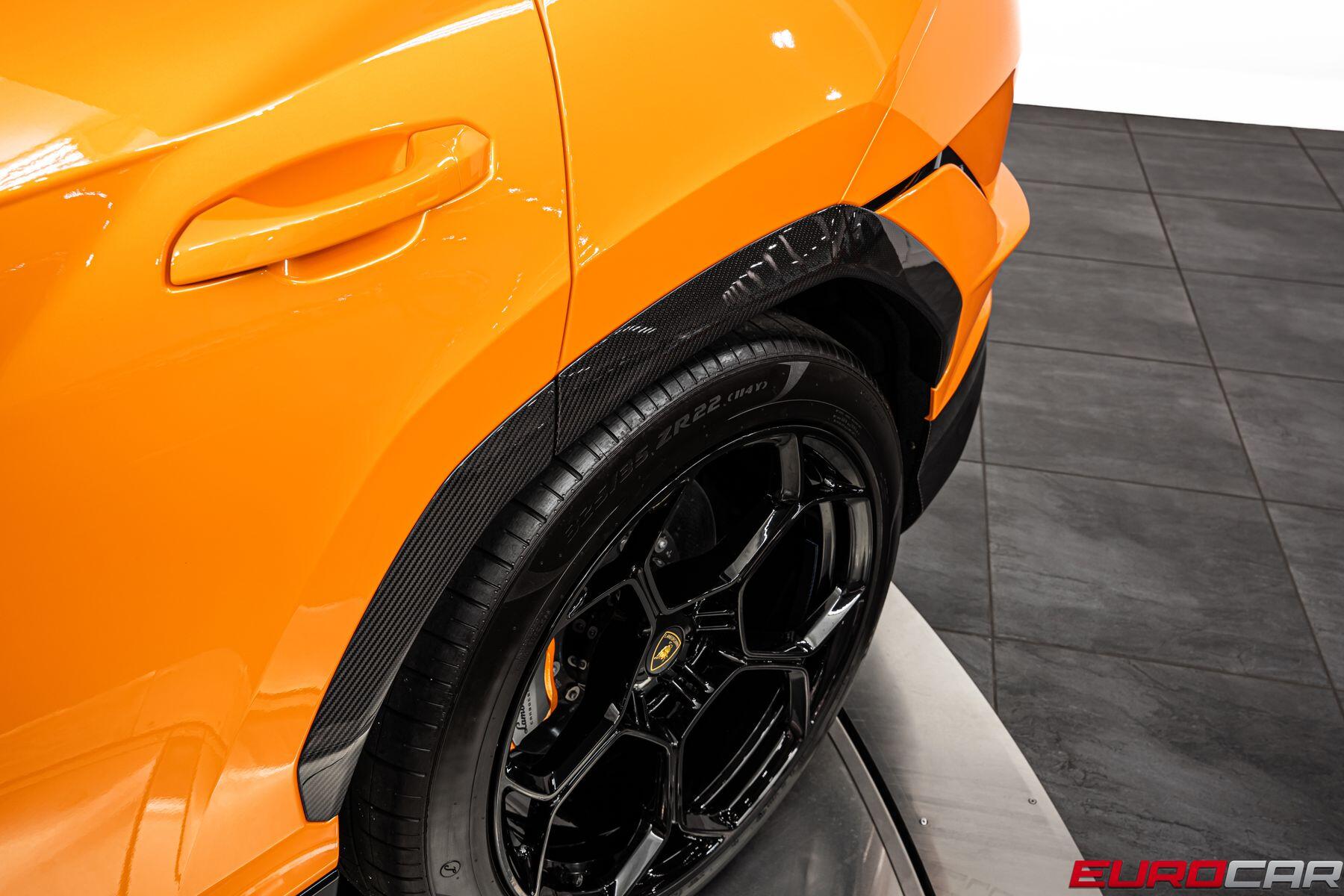 2024 Lamborghini Urus Performante *HUGE CARBON OPTIONS * PANORAMIC ROOF*Image 16