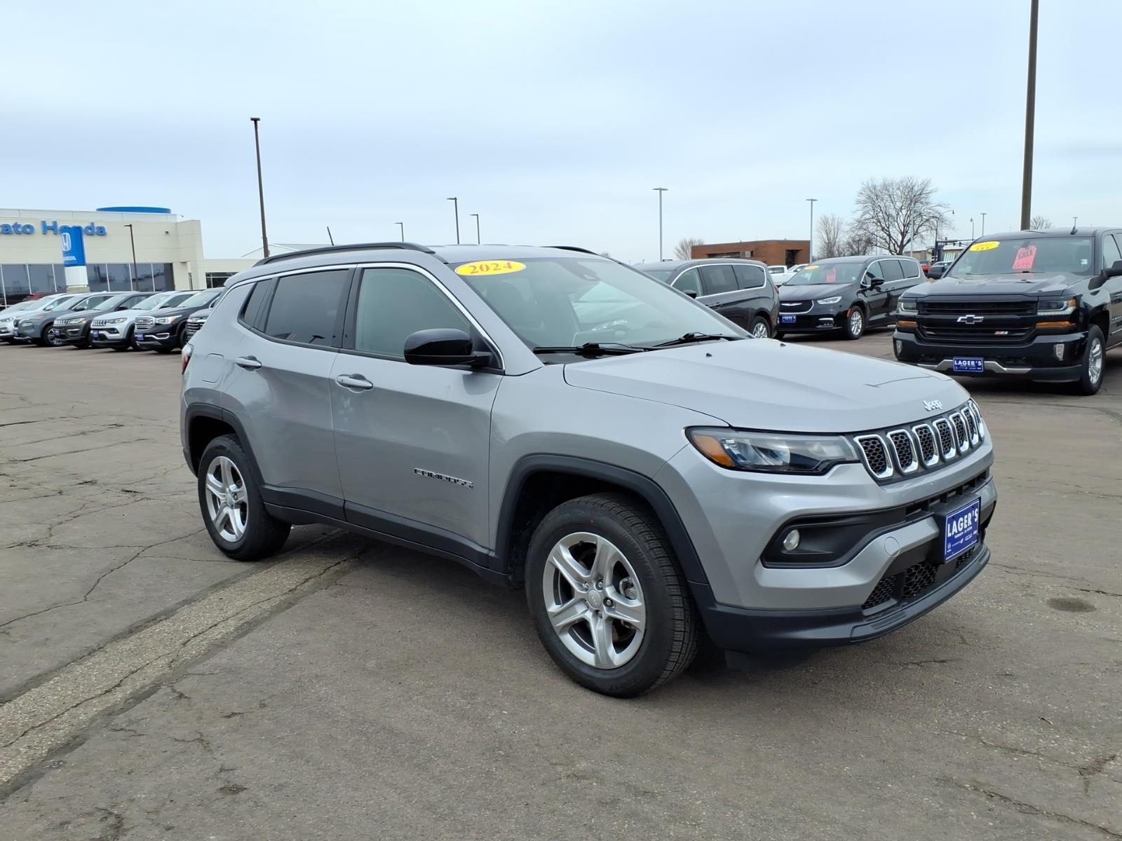 Used 2024 Jeep Compass Latitude with VIN 3C4NJDBN0RT605283 for sale in Mankato, Minnesota
