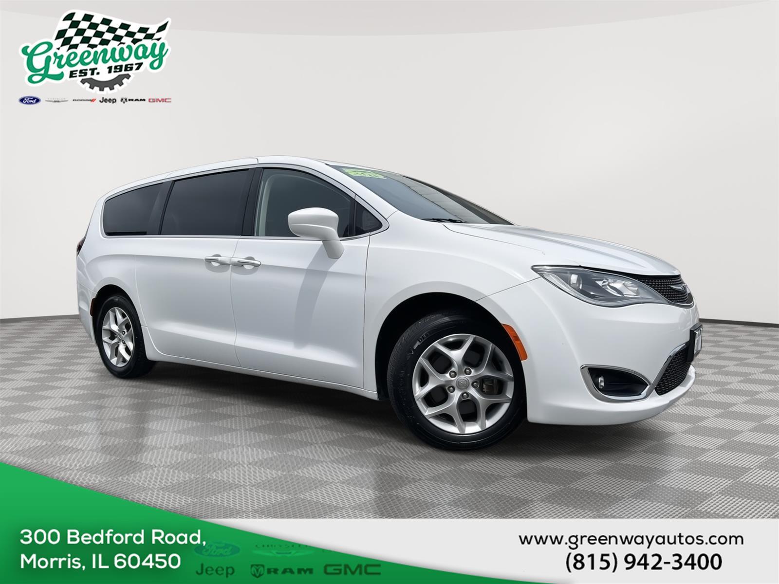 2019 Chrysler Pacifica Touring Plus's photo