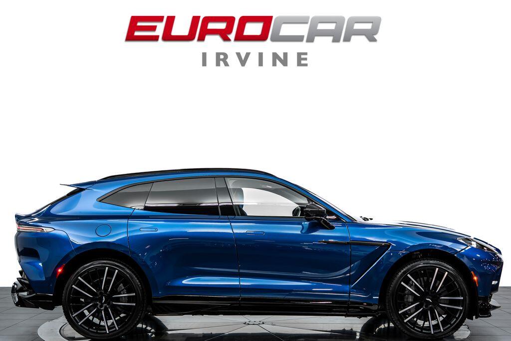 2023 Aston Martin DBX 707 *HUGE CARBON OPTIONS * TRI-COLOR INTERIOR*Image 6