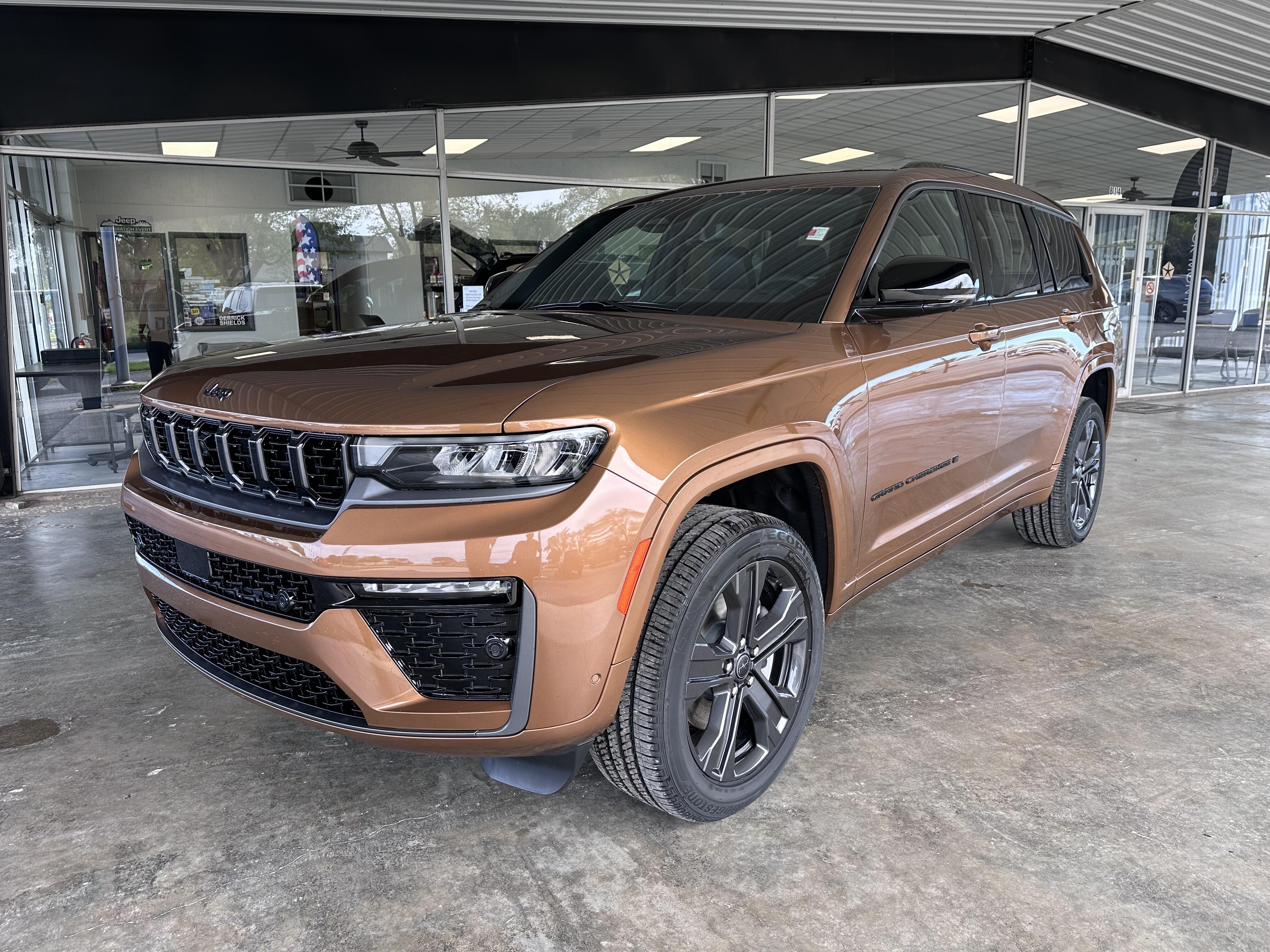 2027 Jeep Grand Cherokee L Grand Cherokee Limited Reserve 4x4