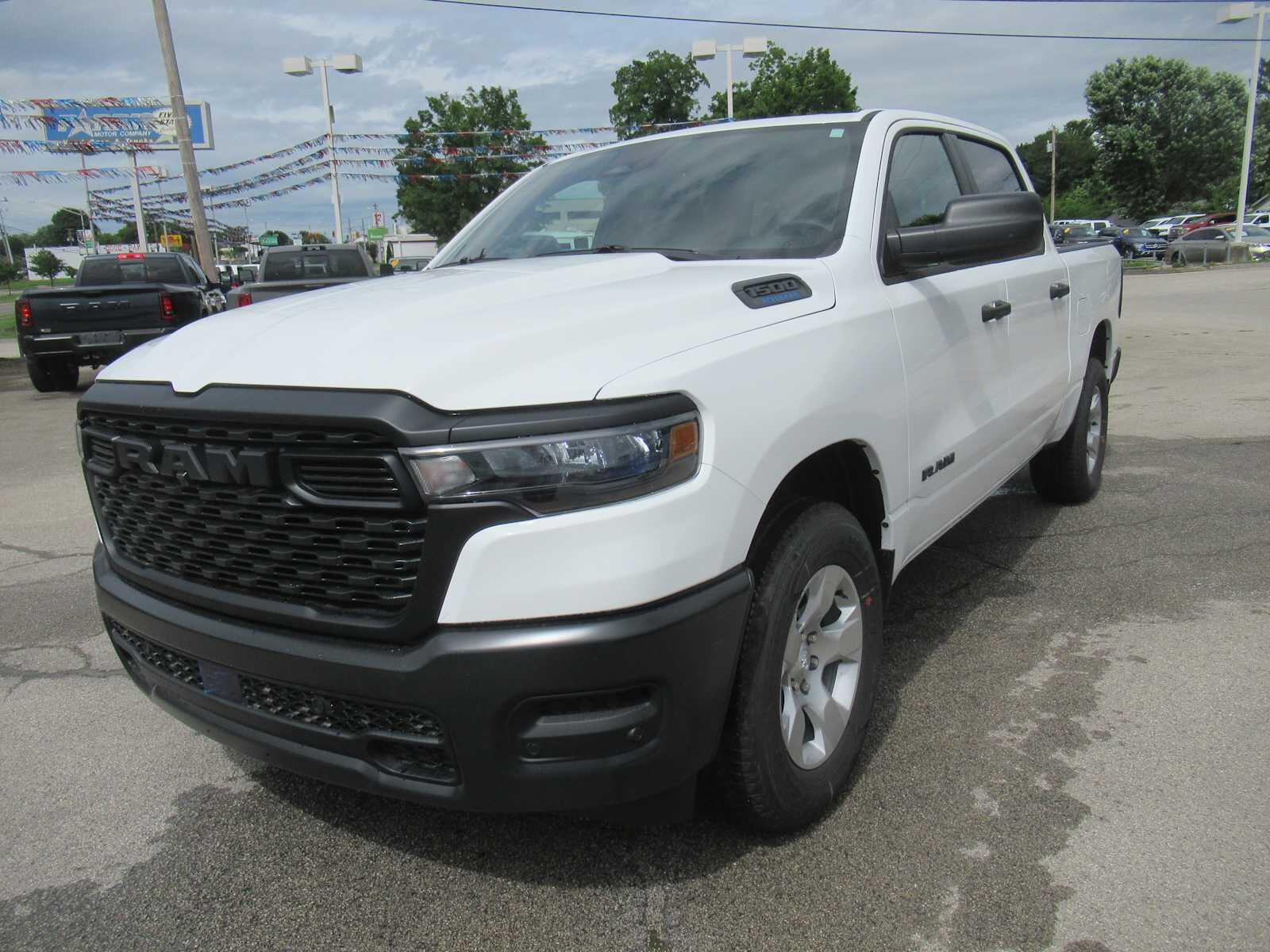 2026 RAM 1500 1500 Tradesman Crew Cab 4x4 5'7' Box