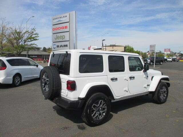 2025 Jeep Wrangler 4-Door Sahara - Photo 7