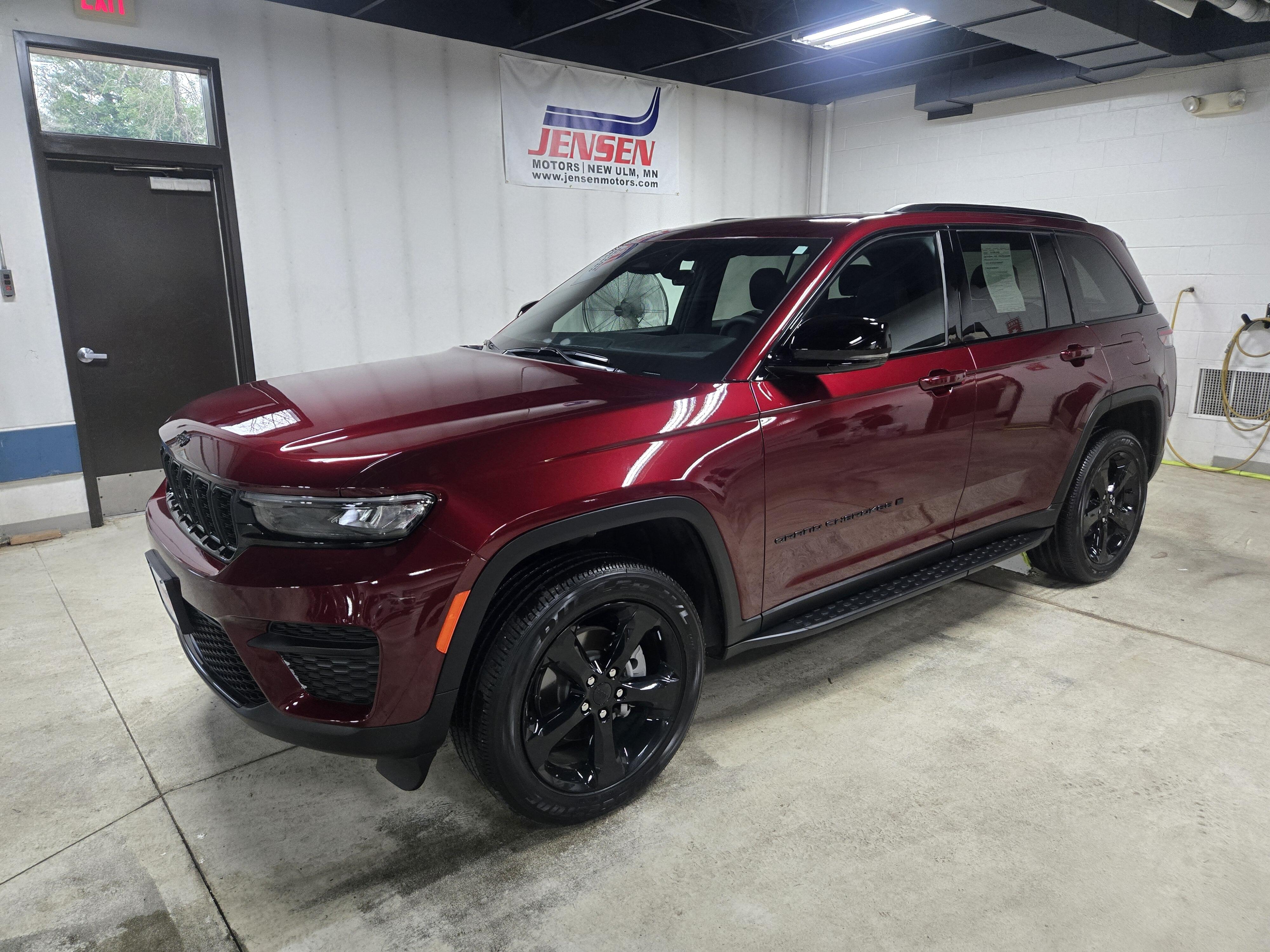 Used 2025 Jeep Grand Cherokee Altitude with VIN 1C4RJHAG1SC287848 for sale in New Ulm, Minnesota