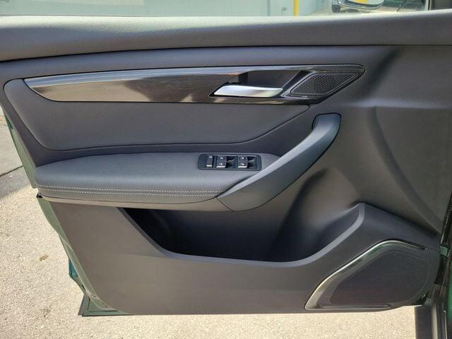 2023 VinFast VF 8 ECO - Photo 16