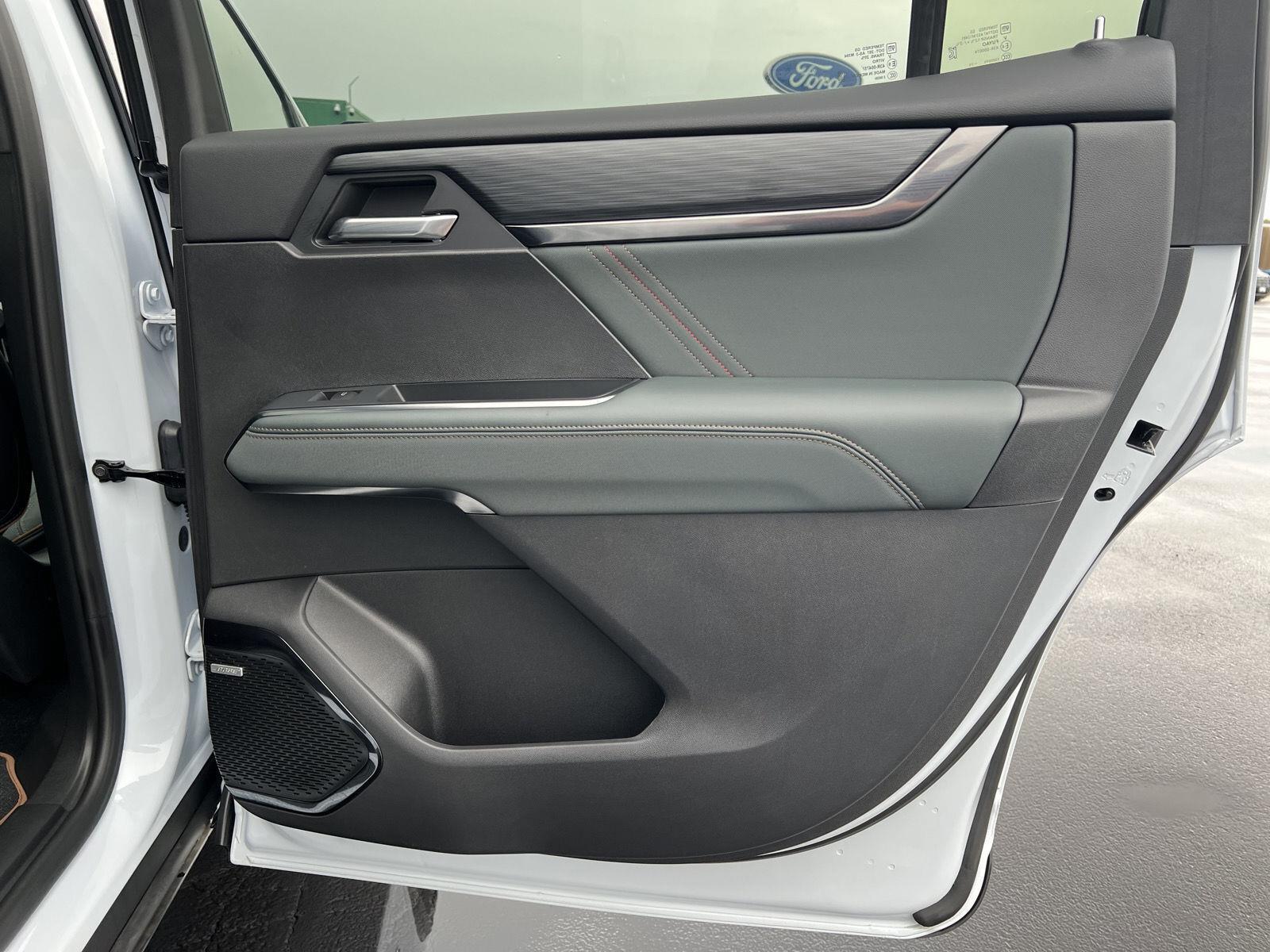 2026 GMC Acadia AT4 - Photo 21