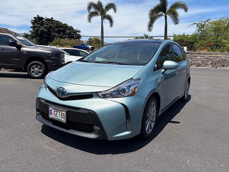 2017 Toyota Prius v 5d Wagon Five