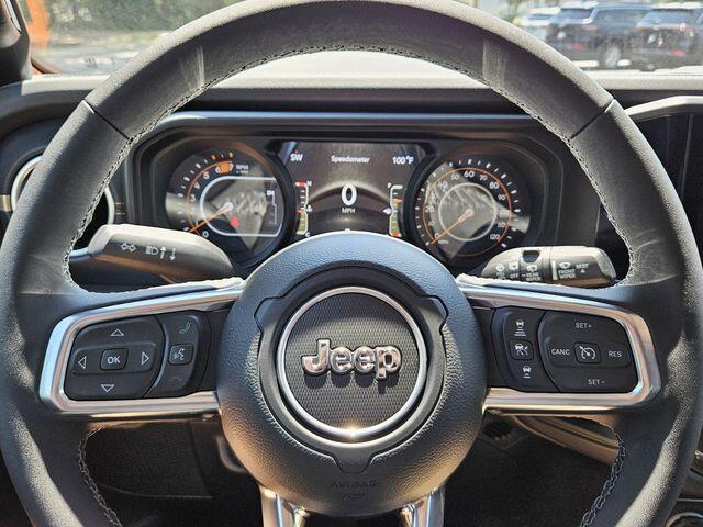 2025 Jeep Wrangler 4-Door Sahara - Photo 12