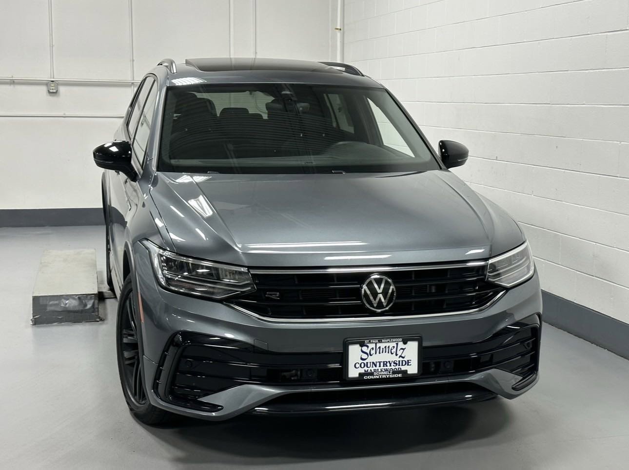 Used 2023 Volkswagen Tiguan SE R-LINE BLACK with VIN 3VVCB7AX1PM064343 for sale in Maplewood, Minnesota