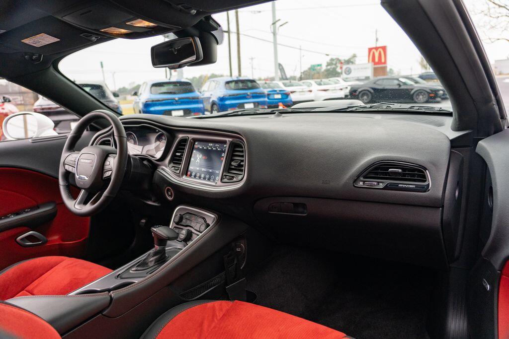 2017 Dodge Challenger R/T Plus photo 20