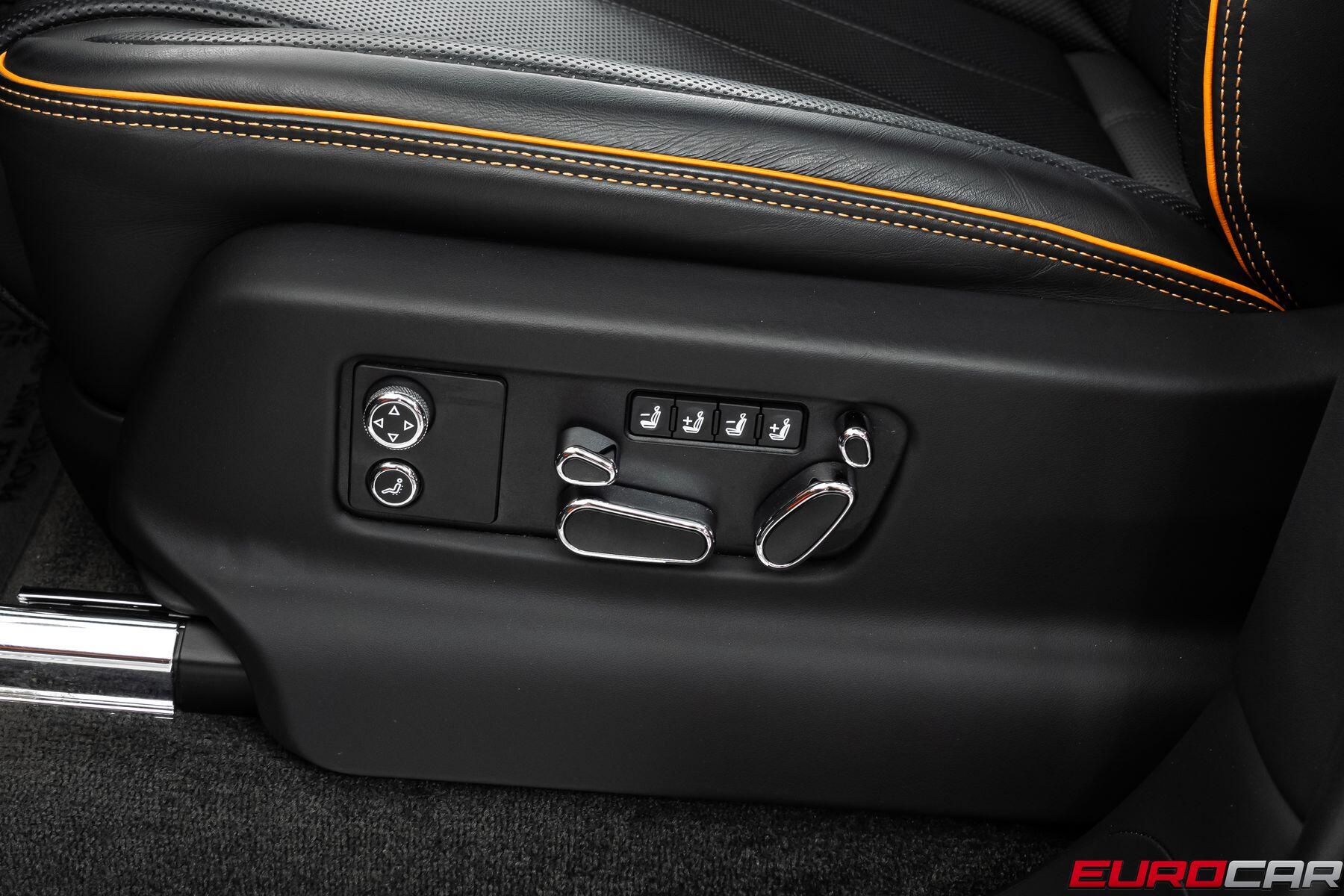 2025 Bentley Bentayga S Black Edition *PANORAMIC SUNROOF*Image 44