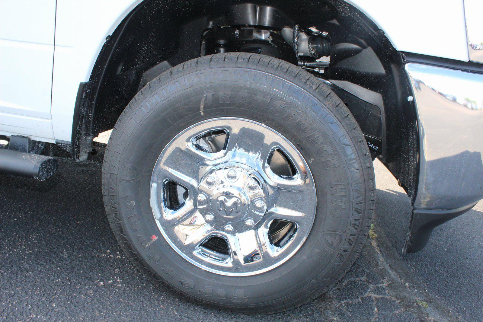 2025 RAM 2500 Tradesman - Photo 8