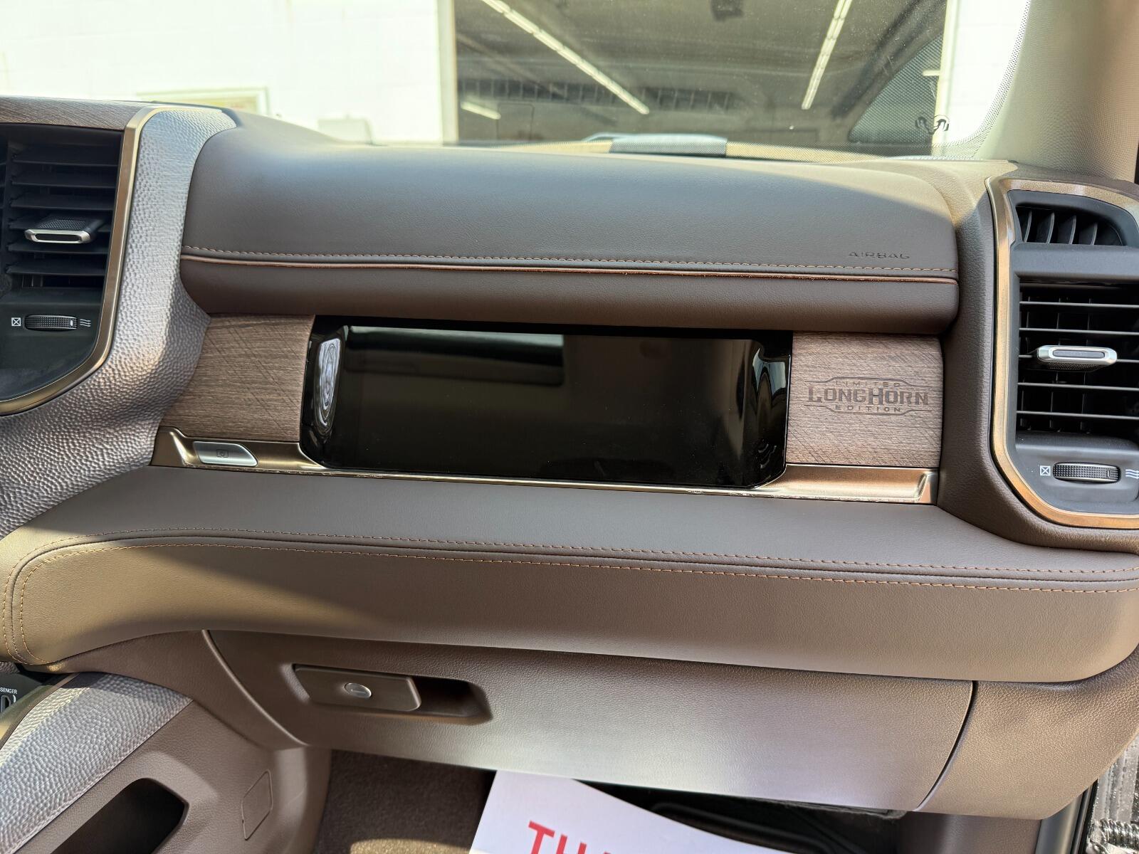 2025 RAM 2500 Limited - Photo 18
